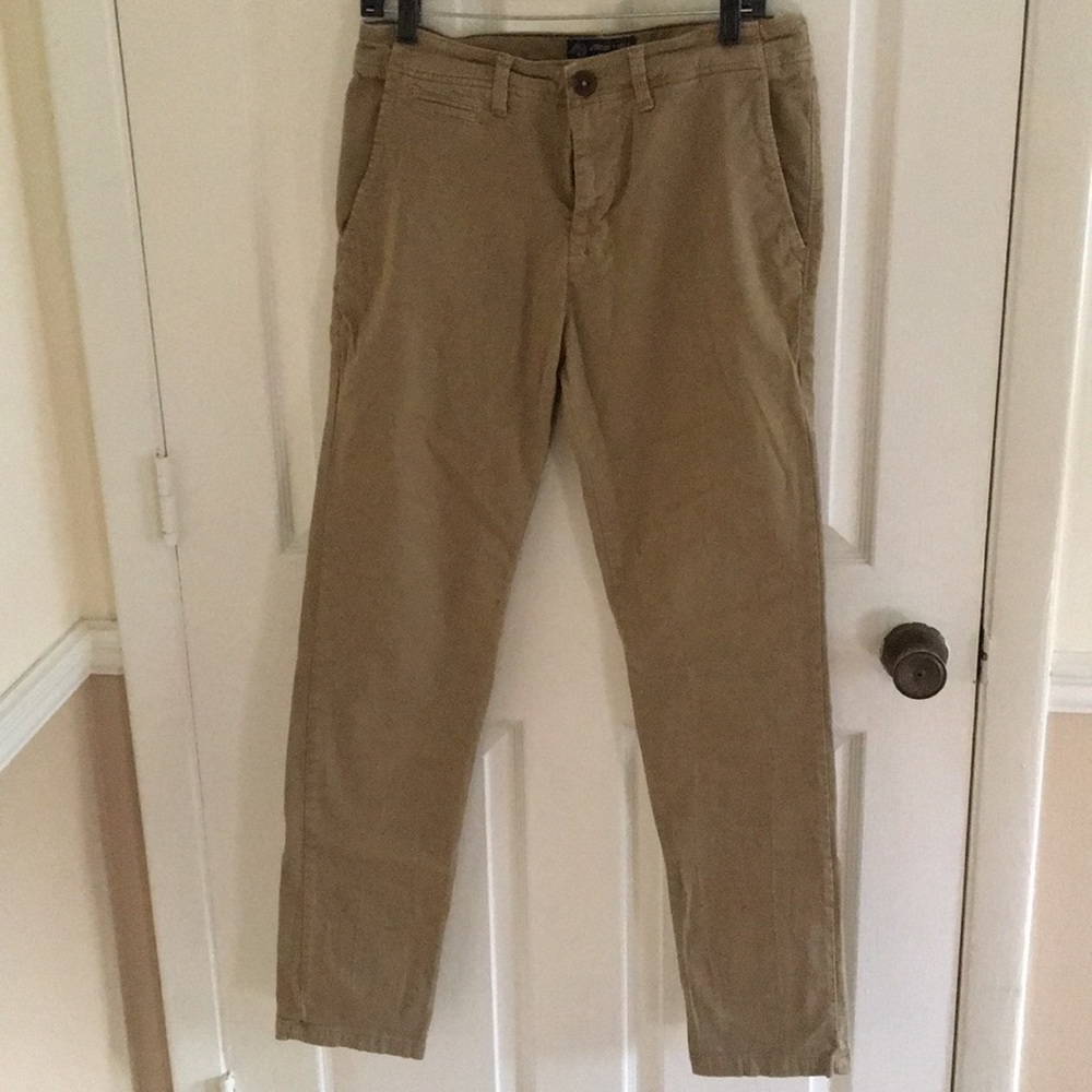 Men’s American Eagle active flex khaki pants